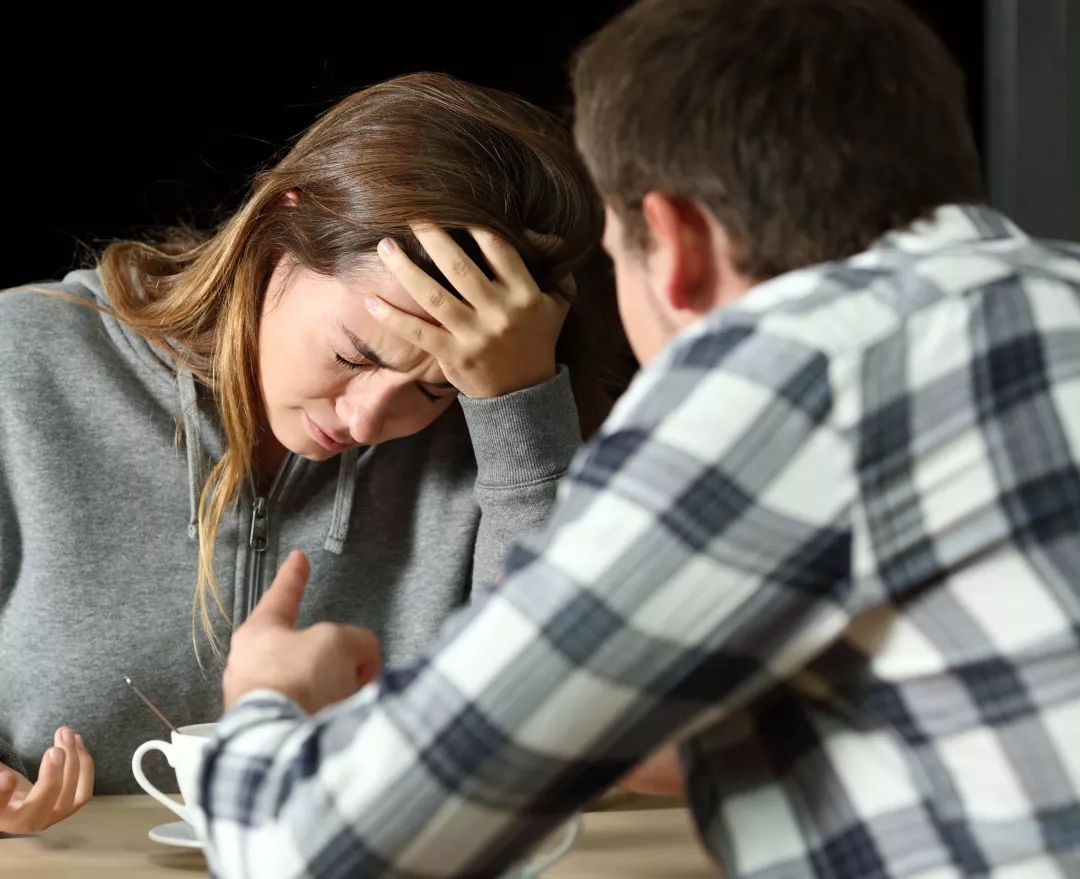結(jié)婚31年老公多次出軌，選擇原諒的妻子后來怎么樣了？