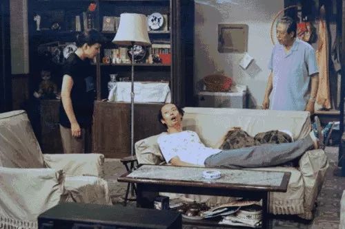 24歲女孩躺尸5天險猝死：殺害她的隱形殺手，竟是這個動作！