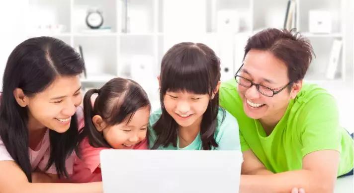 父母管理孩子情緒的九種錯誤反應(yīng)，妳中招了嗎？