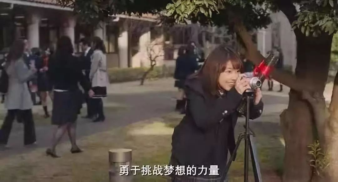8歲被媽媽扒光，全車人圍觀拍照，多少孩子死于羞辱式教育