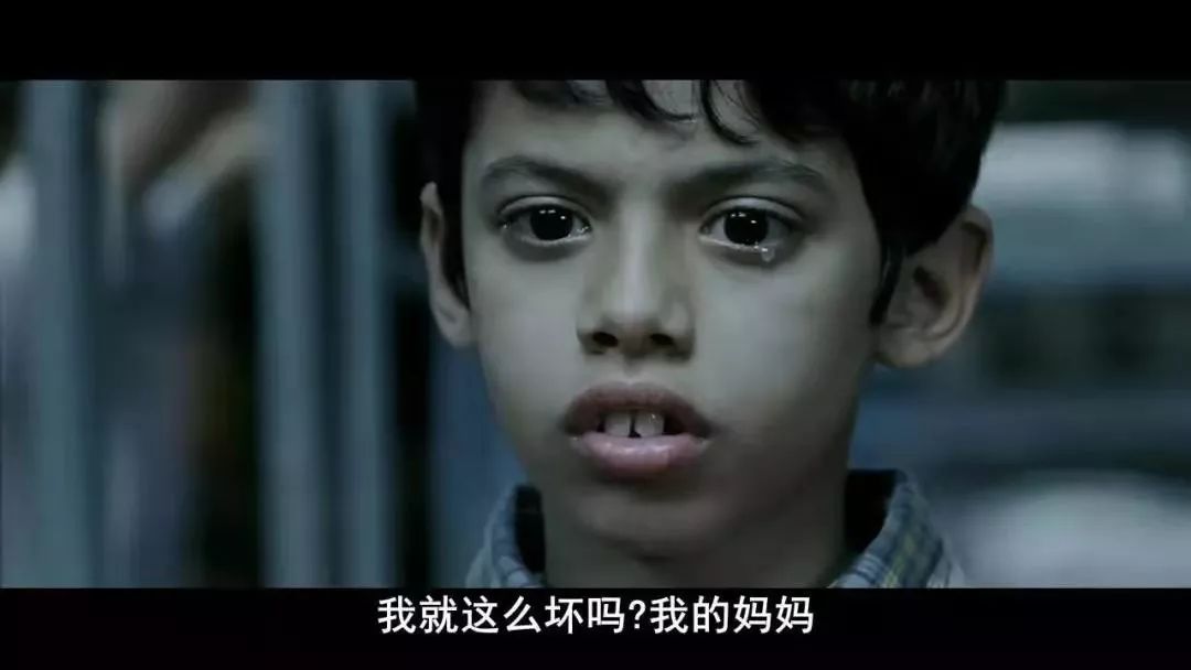 8歲被媽媽扒光，全車人圍觀拍照，多少孩子死于羞辱式教育