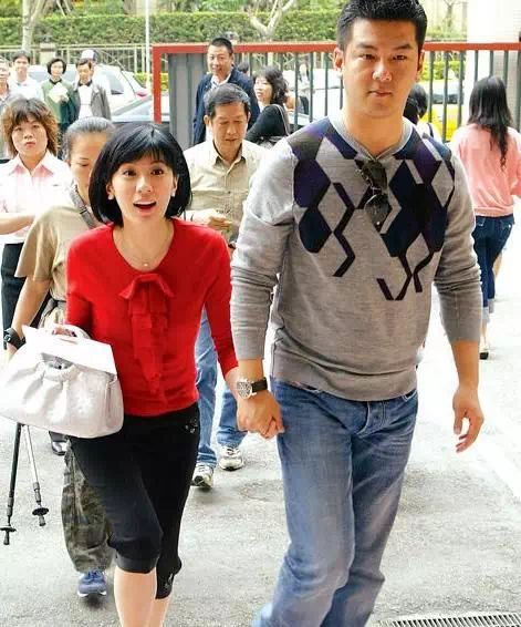 賈靜雯再遭出軌：越漂亮的女人越會(huì)騙人！