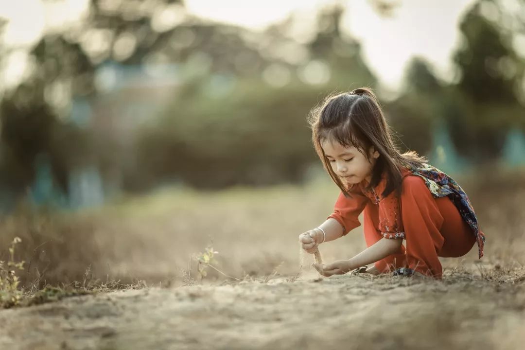如何培養(yǎng)一個(gè)性格不“擰巴”的孩子