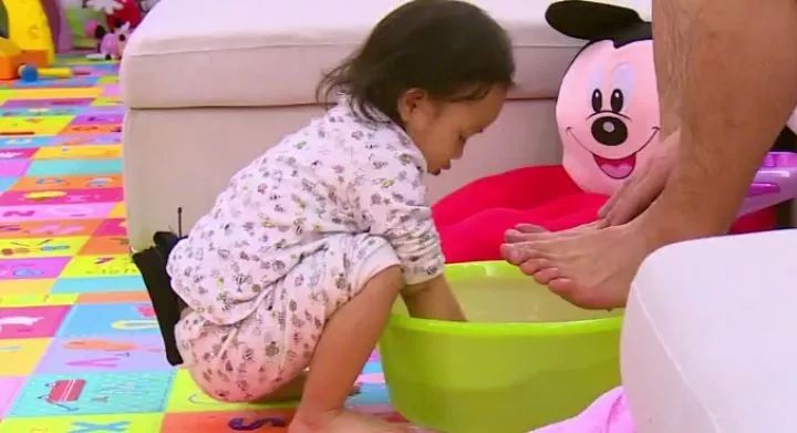 李小璐出軌視頻曝光：這一次，我真的很心疼她的孩子