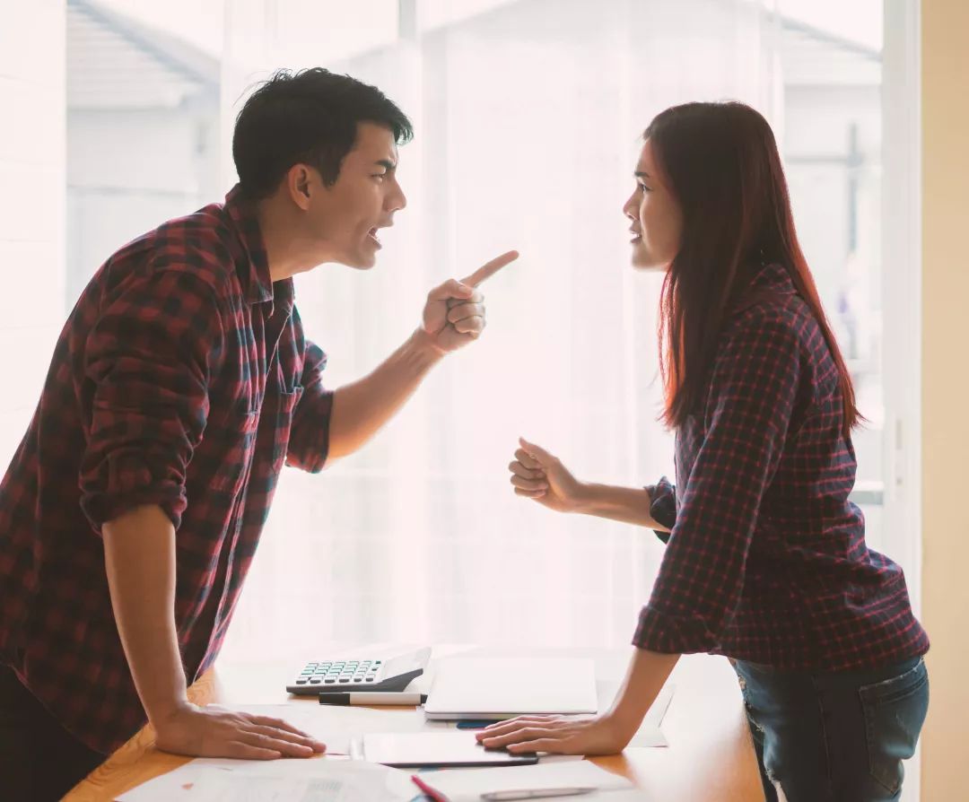 李國慶俞渝離婚大戰(zhàn)：心理咨詢8年，為何挽救不了這段婚姻？