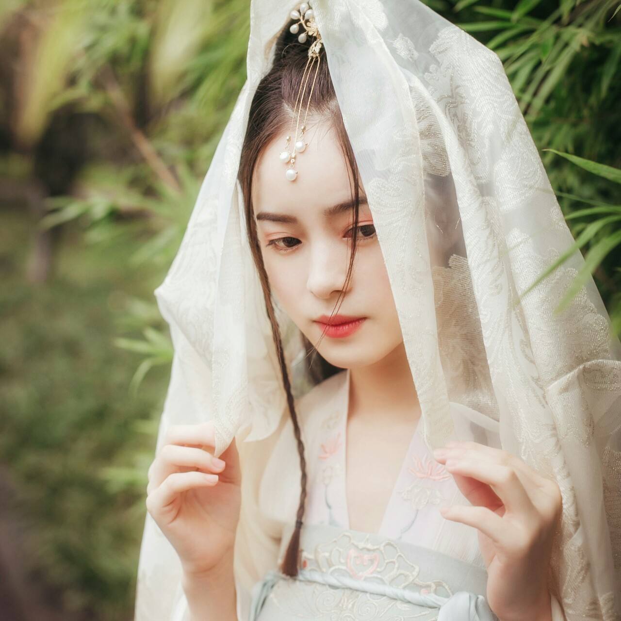 強(qiáng)勢的人必定有顆脆弱的心