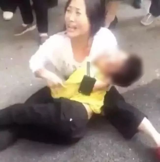 圍觀9歲男孩被殺、一定要教會(huì)孩子這3種求助方式