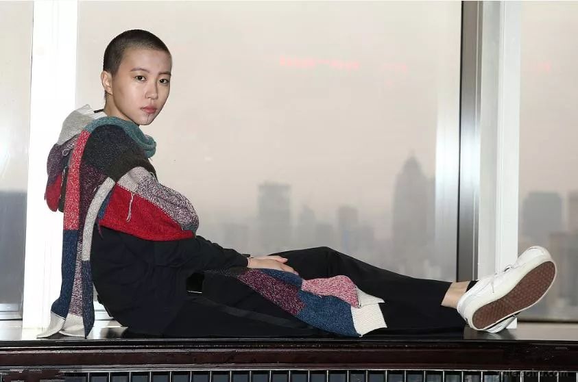 光頭的女人不好惹、最好也不要惹光頭的女人