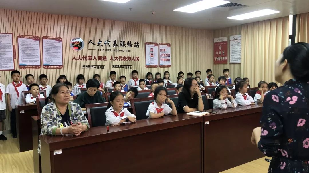 國(guó)際反家庭暴力日：向家暴說不