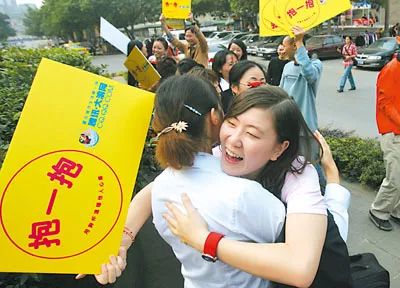 成年人生存規(guī)則：大事扛著，小事崩潰