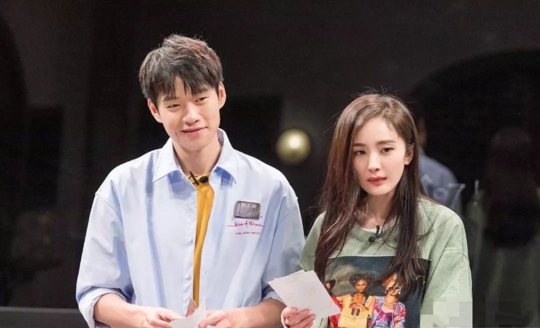 楊冪新戀情曝光被群嘲：離過(guò)婚的女人，不配擁有愛(ài)情？