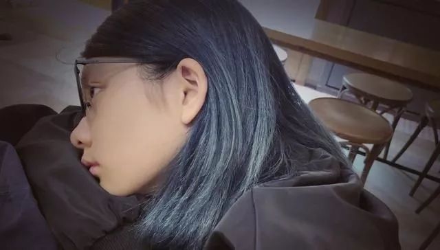 青春期的女兒愛臭美又厭惡學(xué)習(xí)怎么辦？