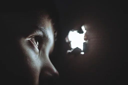 父母吵架，失手讓4歲兒子墜亡丨關(guān)于父母吵架對(duì)孩子的影響