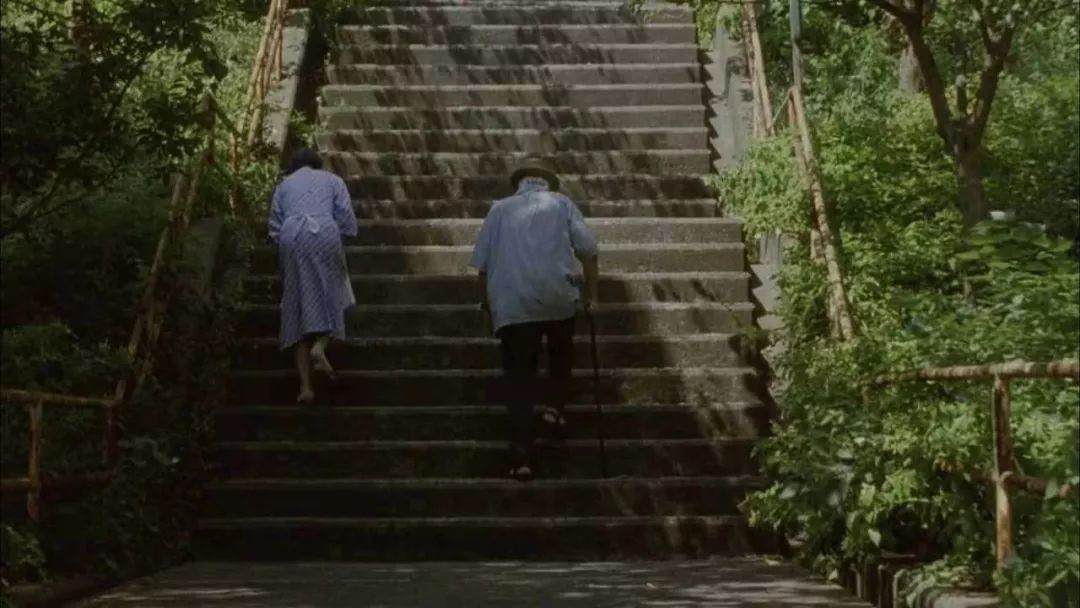 老總失業(yè)送外賣，中年人的焦慮真的是道無解題