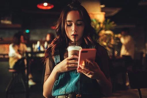 電話恐懼癥：為什么你對電話響起有種莫名的害怕