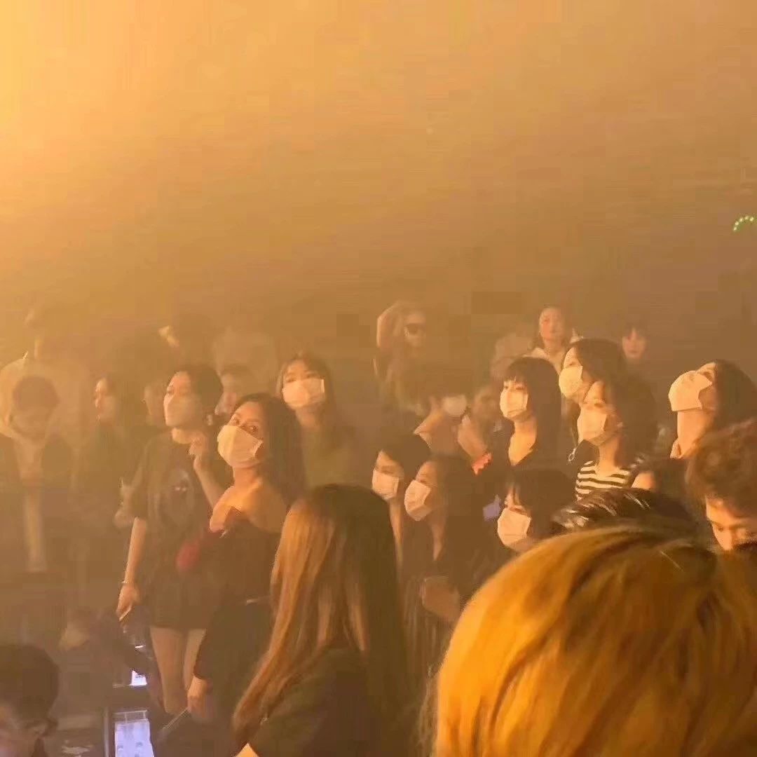 對(duì)抗新型冠狀病毒肺炎，從勸爸媽戴口罩開始