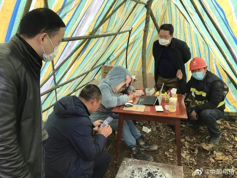 看完全網(wǎng)刷屏的網(wǎng)課照，我終于知道人為什么要努力了