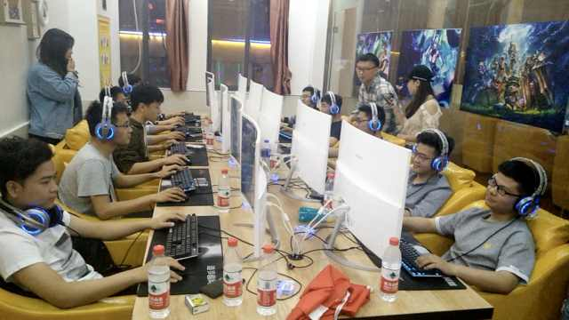 有多少男人都背著女朋友約其他男人