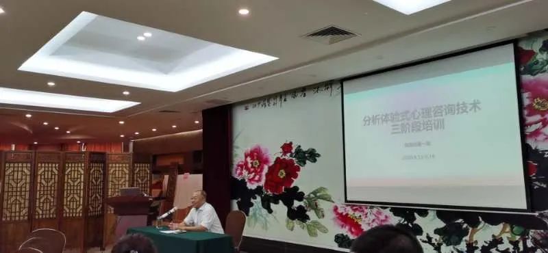 從學(xué)習(xí)的本質(zhì)，分析體驗(yàn)式心理咨詢是如何起效的