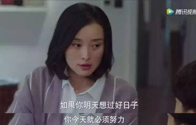 原配街頭扒衣暴打第三者，為什么第三者總能全身而退