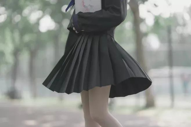 穿jk制服的都不是正經(jīng)女孩嗎？