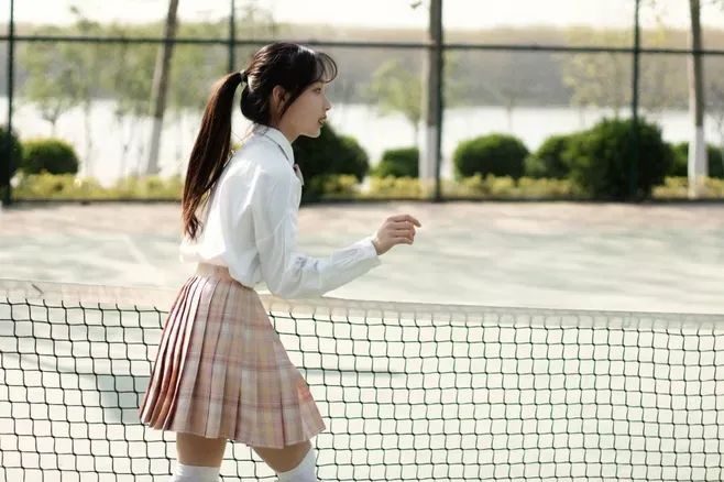 穿jk制服的都不是正經(jīng)女孩嗎？