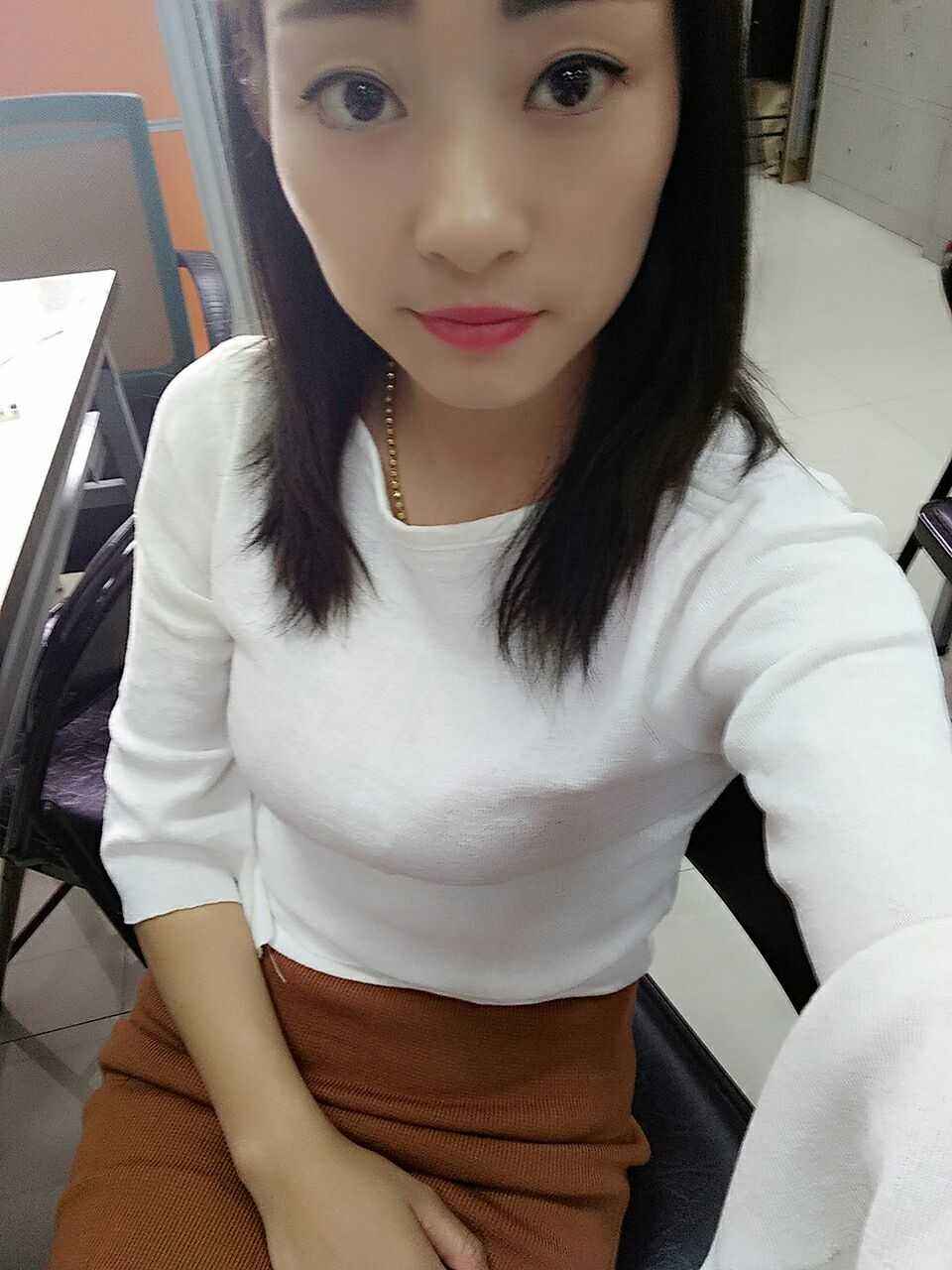 職場女性有必要對新領(lǐng)導(dǎo)投懷送抱嗎？