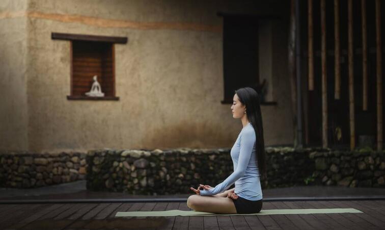 如何及時識別自己的行為，做出正確的反應(yīng)？