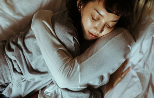 如何反轉(zhuǎn)男人冷淡思維，成為讓他朝思暮想的女人？