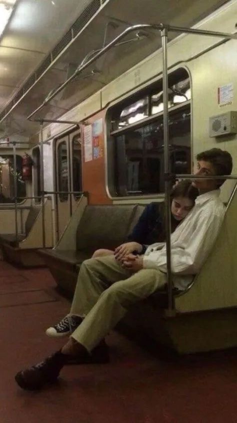 回避型依戀｜確認關系后變冷淡，是渣男/渣女嗎？