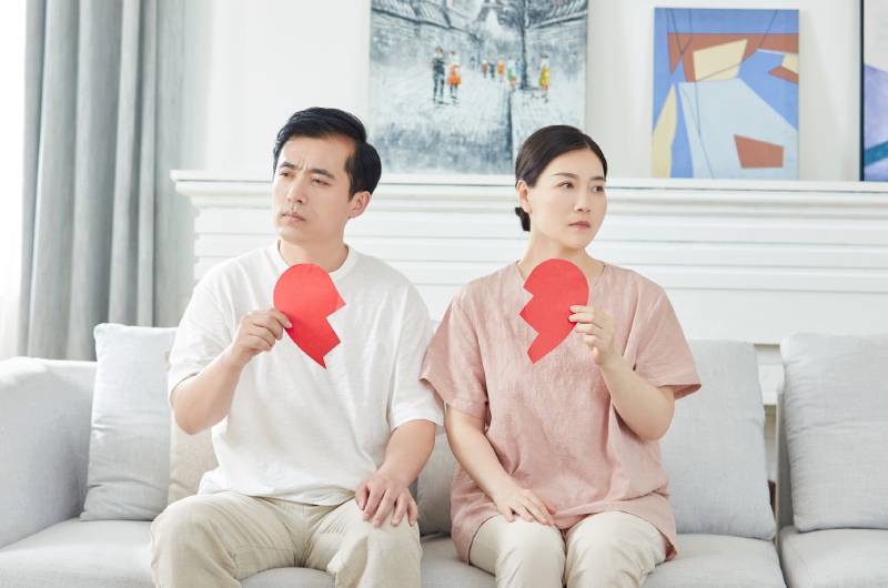 冷戰(zhàn)時(shí)，男人這三種行為，說明他已經(jīng)在向你認(rèn)錯了