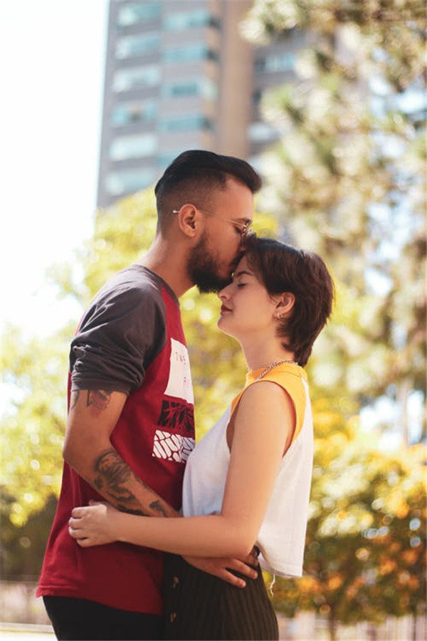 如何挽留一個(gè)你愛的人?女人越絕情越好挽回