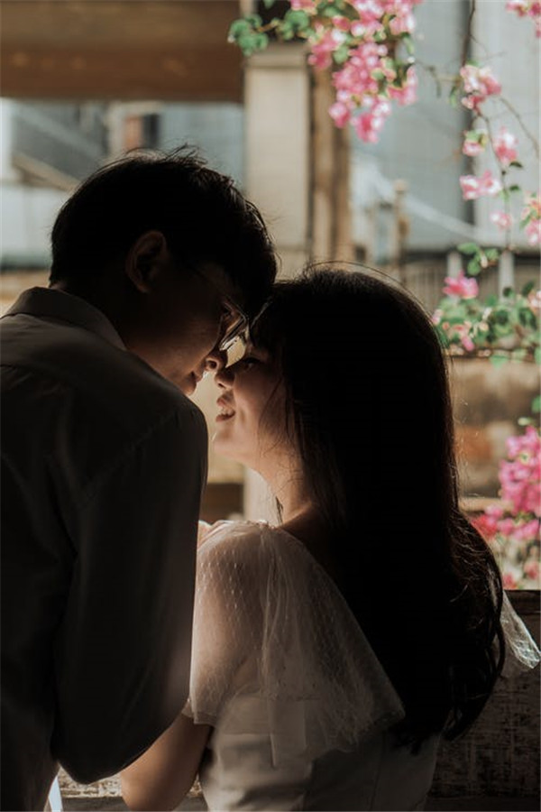 如何挽留一個(gè)你愛的人?女人越絕情越好挽回