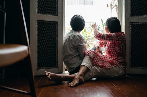 女生看心儀男生的眼神-女生對(duì)你有感覺(jué)的細(xì)節(jié)