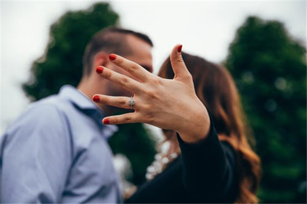 快到離婚了怎么挽回?怎樣挽救快要面臨離婚的婚姻