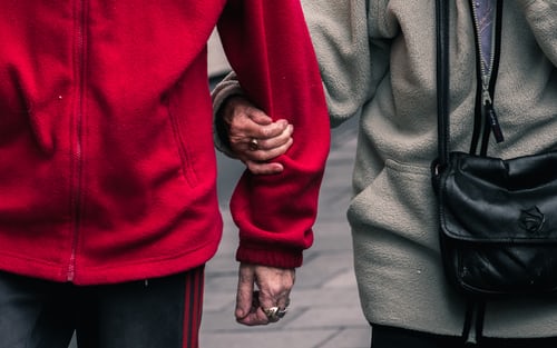 追女生的套路聊天話題-跟想追的女孩聊什么話題