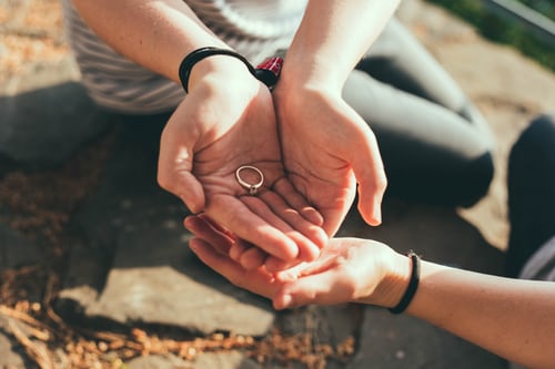異地戀是不是很容易膩了?異地戀越來越?jīng)]話說了