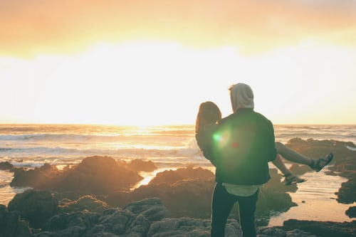 吵架后如何讓他心疼?吵架后女人的正確做法