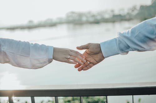 老公出軌還要堅(jiān)持離婚-老公外遇要離婚怎么辦