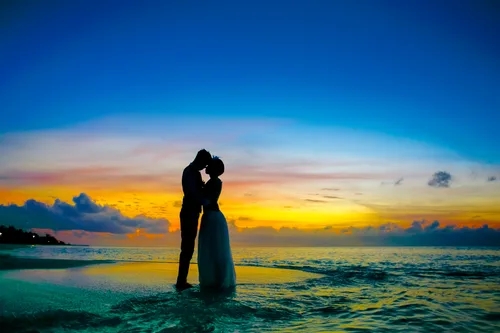 結(jié)婚紀念日給老公買啥?讓老公感動到哭的禮物