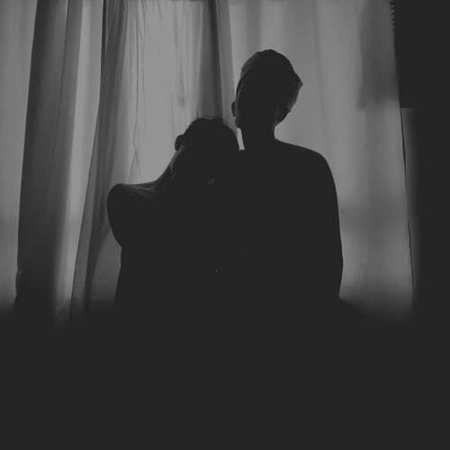 男女之間曖昧期聊什么?曖昧期男女互相試探