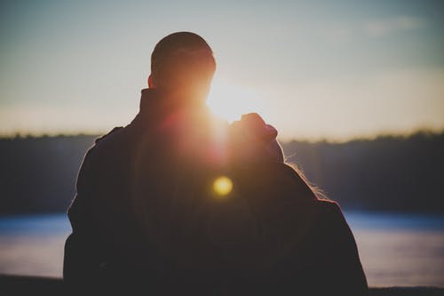 如何才能維持異地戀?完全沒(méi)感情基礎(chǔ)談異地