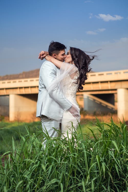 新婚姻法出軌怎么處理?婚內出軌離婚財產怎么分割