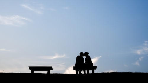 想復(fù)婚如何挽回前妻?離婚后挽回前妻技巧