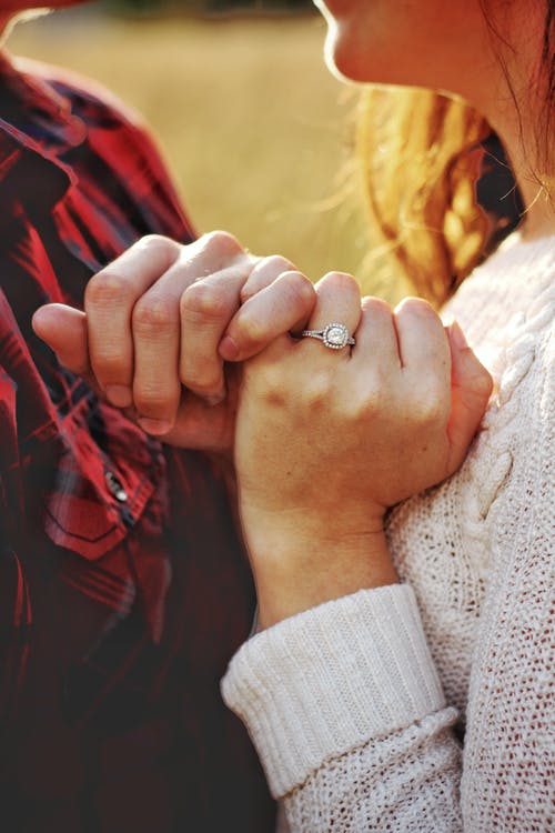 已經(jīng)離婚了還能挽回嗎?離婚了還有聯(lián)系怎么挽回