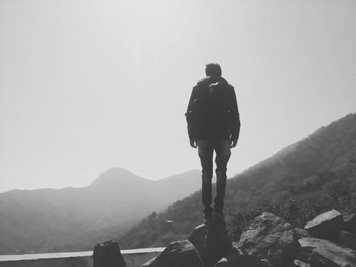 男朋友愛上別人的表現(xiàn)-男朋友心里有別人的表現(xiàn)
