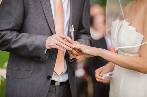 男生喜歡母胎單身的女生嗎?男生聽(tīng)到女生沒(méi)談過(guò)戀愛(ài)