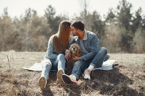 婚內(nèi)出軌怎么認(rèn)定?婚內(nèi)出軌離婚怎么處理