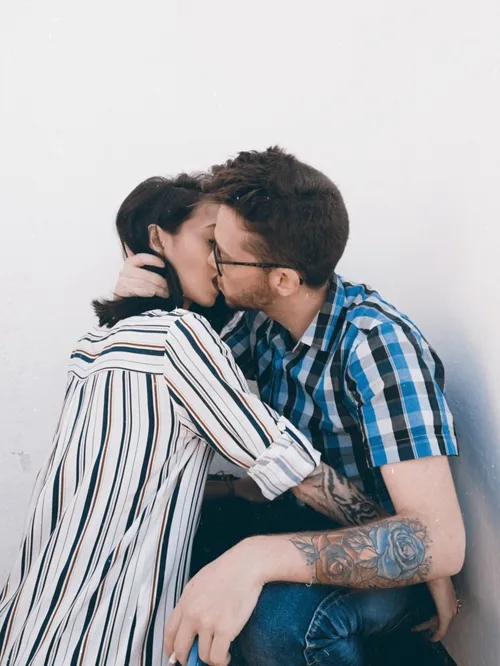 男人外面睡了別的女人的表現(xiàn)-老公有外遇的生理表現(xiàn)