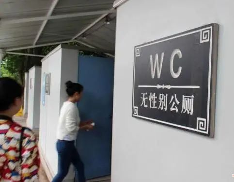伊能靜兒子穿性感女裝：我不想做男人，有錯嗎？